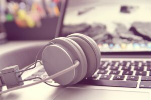 Tips to approach music blogs the right way and get your music features, posted - Headphones, writing