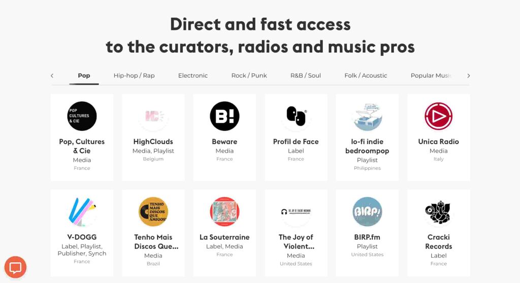 Groover es una plataforma que permite ponerse en contacto con listas de reproducción, medios de comunicación, emisoras de radio, sellos y profesionales de la industria musical, garantizando la escucha y las reseñas.